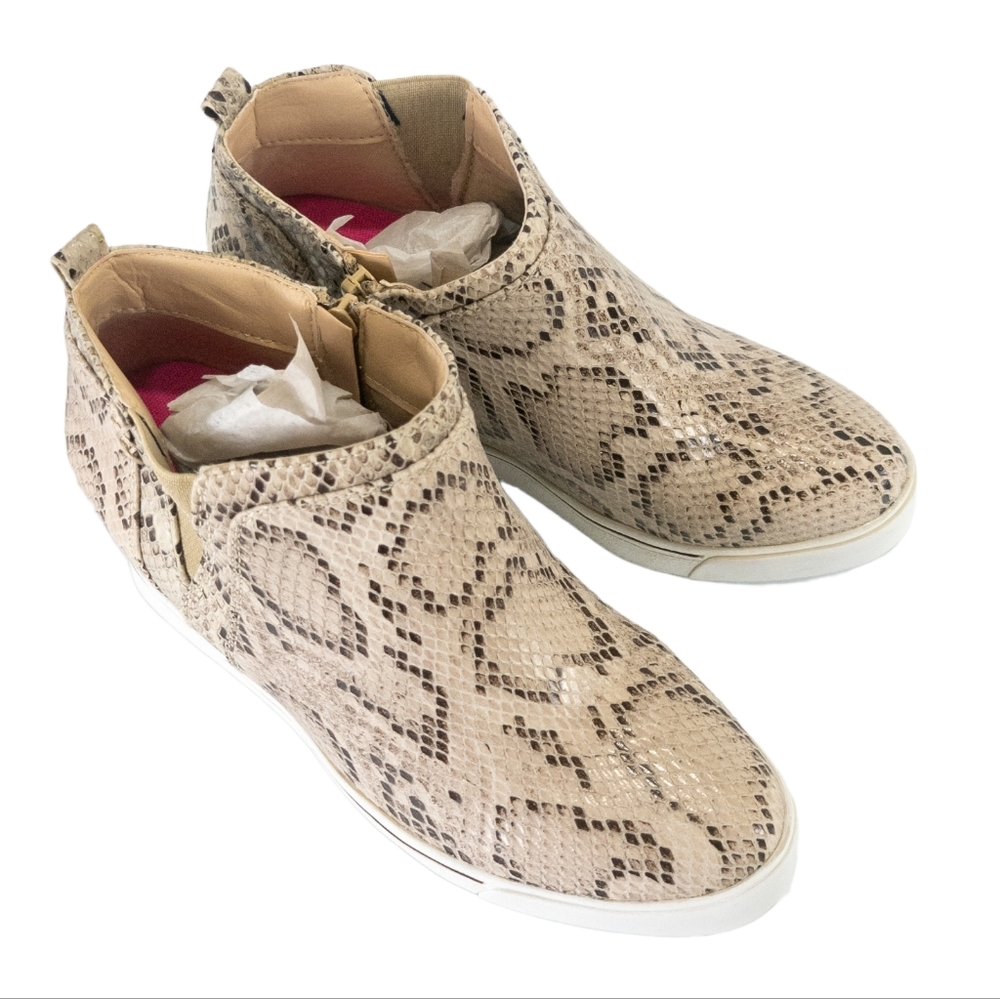 Sugar Glossy Beige Scale Memory Foam Wedge Sneakers -7 - Picture 5 of 6